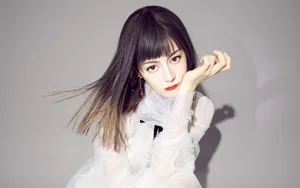 迪丽热巴俊俏个性壁纸