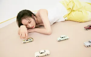 宋茜抹胸性感壁纸_5