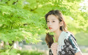 黑裙成熟美女写真壁纸_5