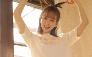 开朗阳光美女图片壁纸_3