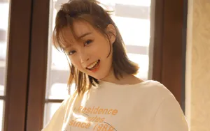 开朗阳光美女图片壁纸_7