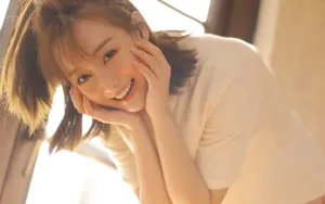 开朗阳光美女图片壁纸_10
