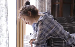 甜美吊带美女图片_2