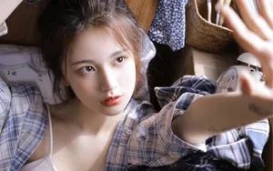 甜美吊带美女图片_5