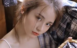 甜美吊带美女图片_6