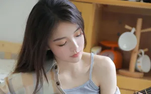 长发吊带神仙姐姐美女图片_9