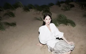 古力娜扎野外写真图片_3