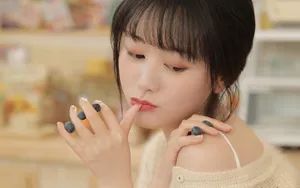 零食美女图片_9