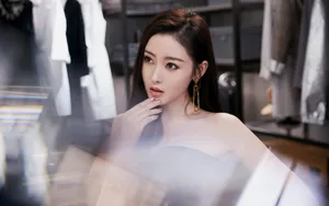张天爱黑色抹胸裙性感图片_6
