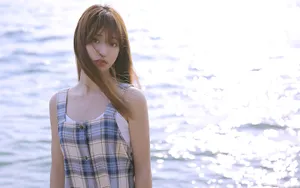 清纯长发美女海边图片_2