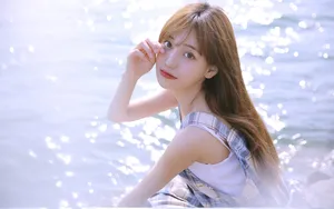 清纯长发美女海边图片_3