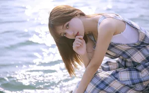 清纯长发美女海边图片_6