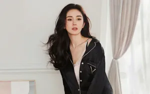 杨幂优雅性感壁纸图片_5