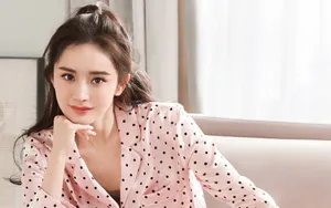 杨幂优雅性感壁纸图片_8