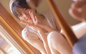 甜美黄色调美女图片_6
