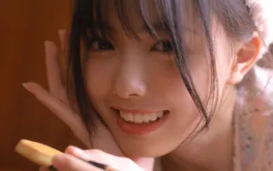 甜美黄色调美女图片_9