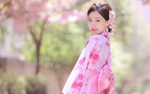 樱花下的娇美和服美女图片_5
