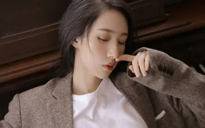 气质钢琴美女图片_8