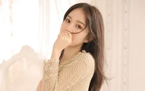 长发针织衫美女图片_5