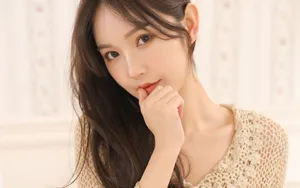 长发针织衫美女图片_6