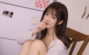 清纯吊带美女图片_6