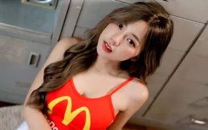 台湾美女性感背心图片_6