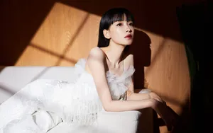 孙怡性感白裙写真壁纸_2