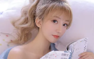 白嫩吊带尤物美女图片_2