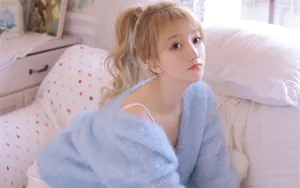 白嫩吊带尤物美女图片_7