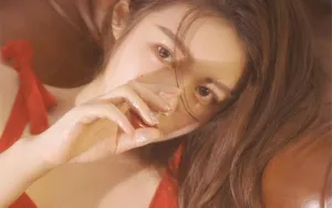 性感美女红裙图片_2