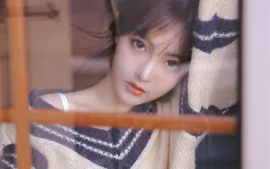 白嫩瓜子脸美女图片_2