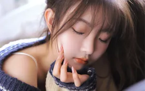 白嫩瓜子脸美女图片_4