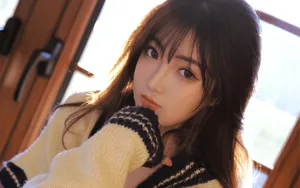 白嫩瓜子脸美女图片_6