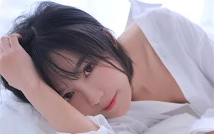 白衬衣美女头像图片_4