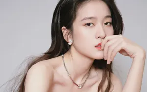 张雪迎性感抹胸裙壁纸_2