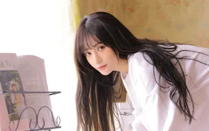 清新长发美女壁纸_6