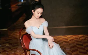 赵丽颖优雅性感抹胸纱裙壁纸_4