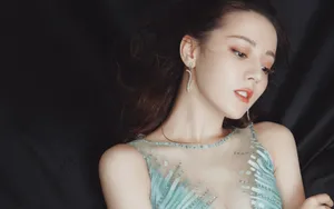 迪丽热巴性感写真壁纸_2