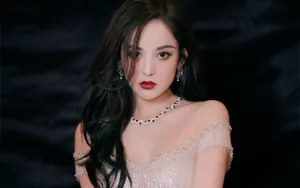 古力娜扎妩媚动人图片