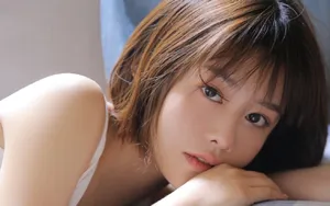 短发养眼美女图片_3