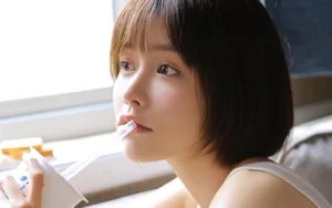 短发养眼美女图片_7