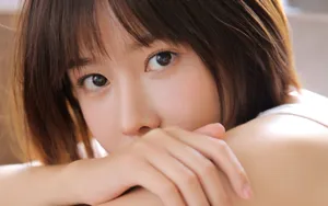 短发养眼美女图片_9