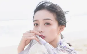 何泓姗清新风格壁纸_2
