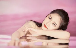 陈钰琪黄色连衣裙写真图片