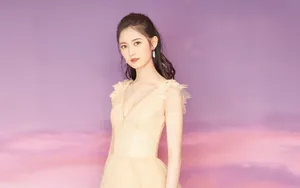 陈钰琪黄色连衣裙写真图片_6