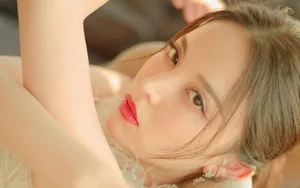 古力娜扎性感红唇图片