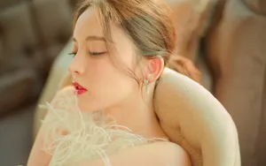 古力娜扎性感红唇图片_2
