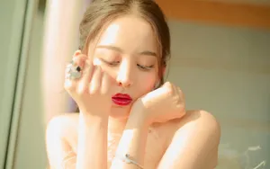 古力娜扎性感红唇图片_5