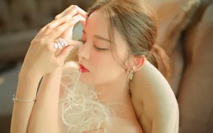 古力娜扎性感红唇图片_9
