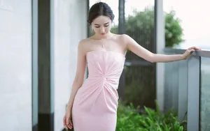 杨幂性感抹胸裙壁纸_6